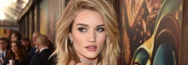 A poderosa Rosie Huntington-Whiteley